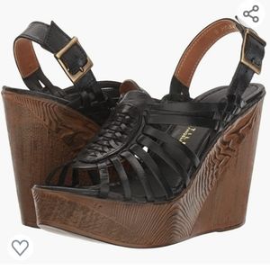 NWOT Very Volatile Prolific black wedges